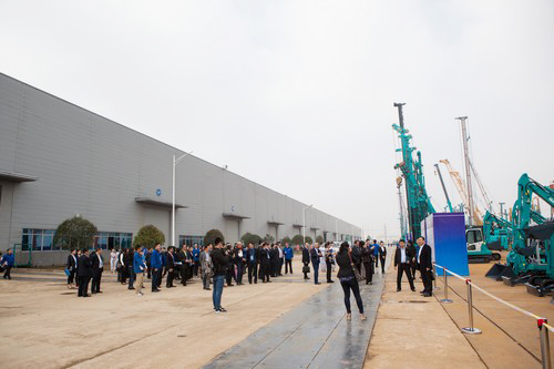 ug环球会员注册盛宴，东盟十国代表在山河智能很享受