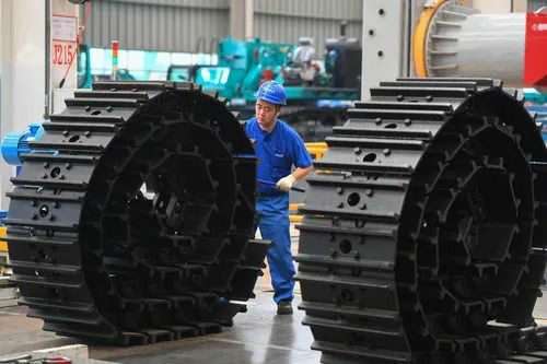 “智慧工厂”引领“生产节拍”——走进山河智能一探究竟