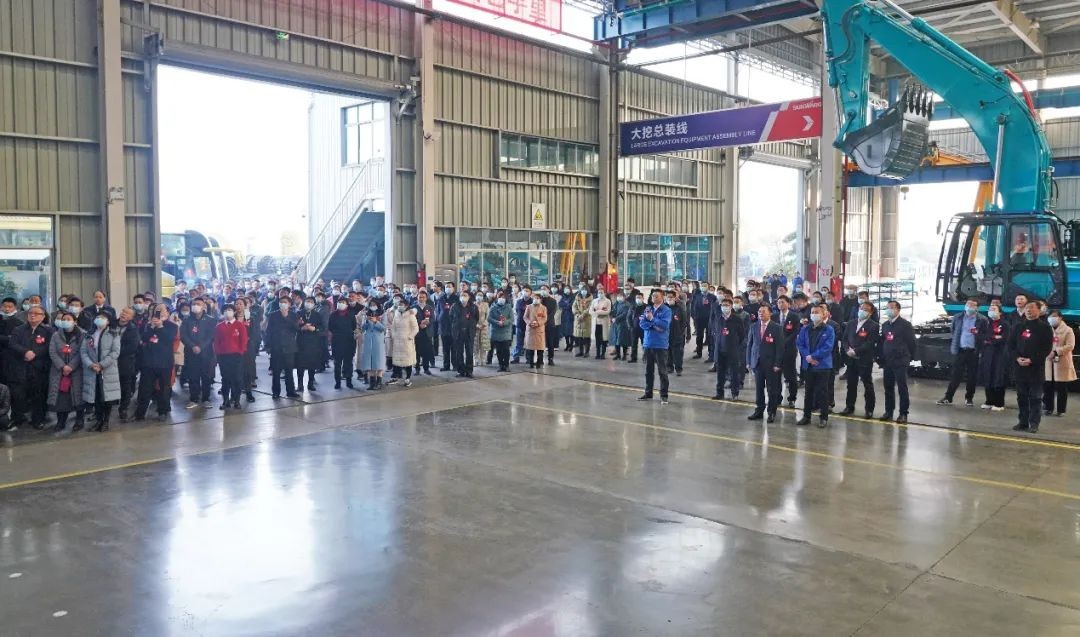 长沙县“两会”观摩团考察山河智能