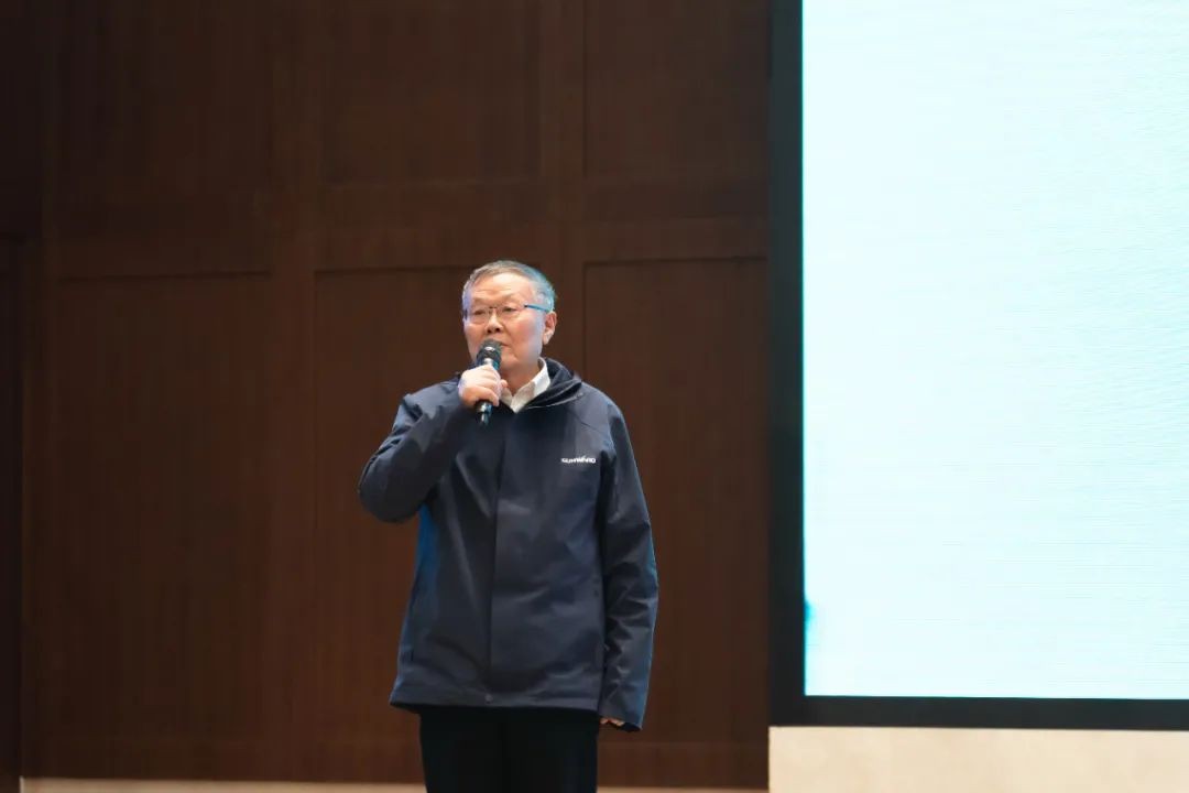 同心克难再腾飞，携手齐心冲万台——2021山河智能挖掘机经销商年会圆满召开