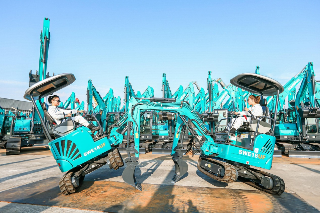 王炸!挖机加“宝贝”魅力征服全场