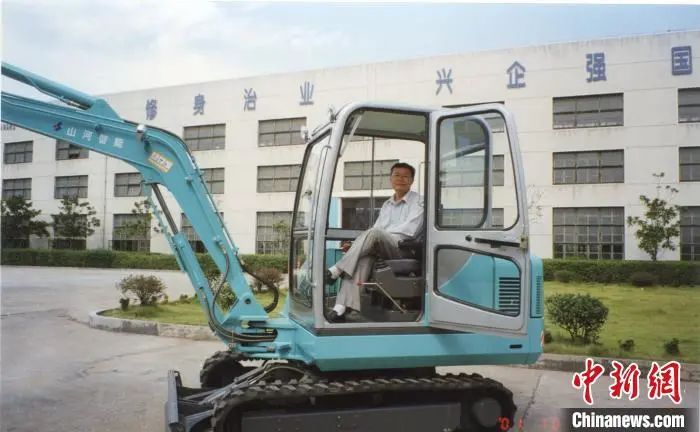 媒体聚焦 | 中新社专访——山河智能创始人何清华：向着太阳奔跑的筑梦人