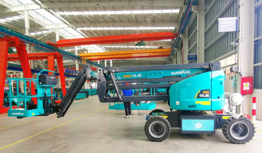 勇闯蓝海！山河智能两款臂式高空作业平台正式“出道”