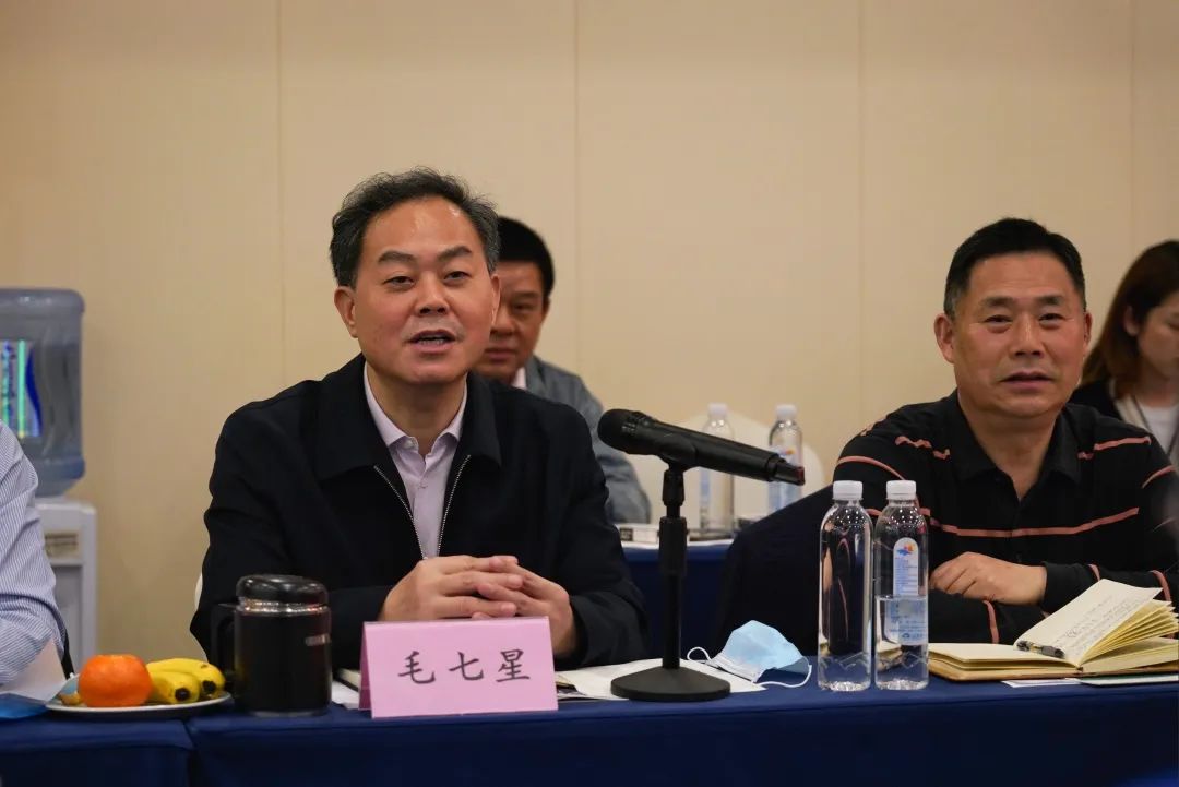 抱团出海,携手共赢!何清华带队赴湖南异地商会联合会拜访交流