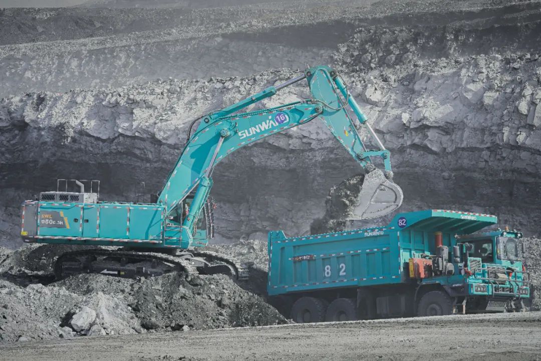 图集 | “山河绿”满矿山！山河智能矿山成套装备实力“亮剑”