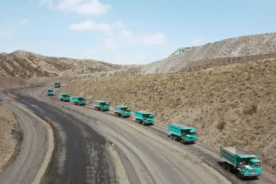 图集 | “山河绿”满矿山！山河智能矿山成套装备实力“亮剑”