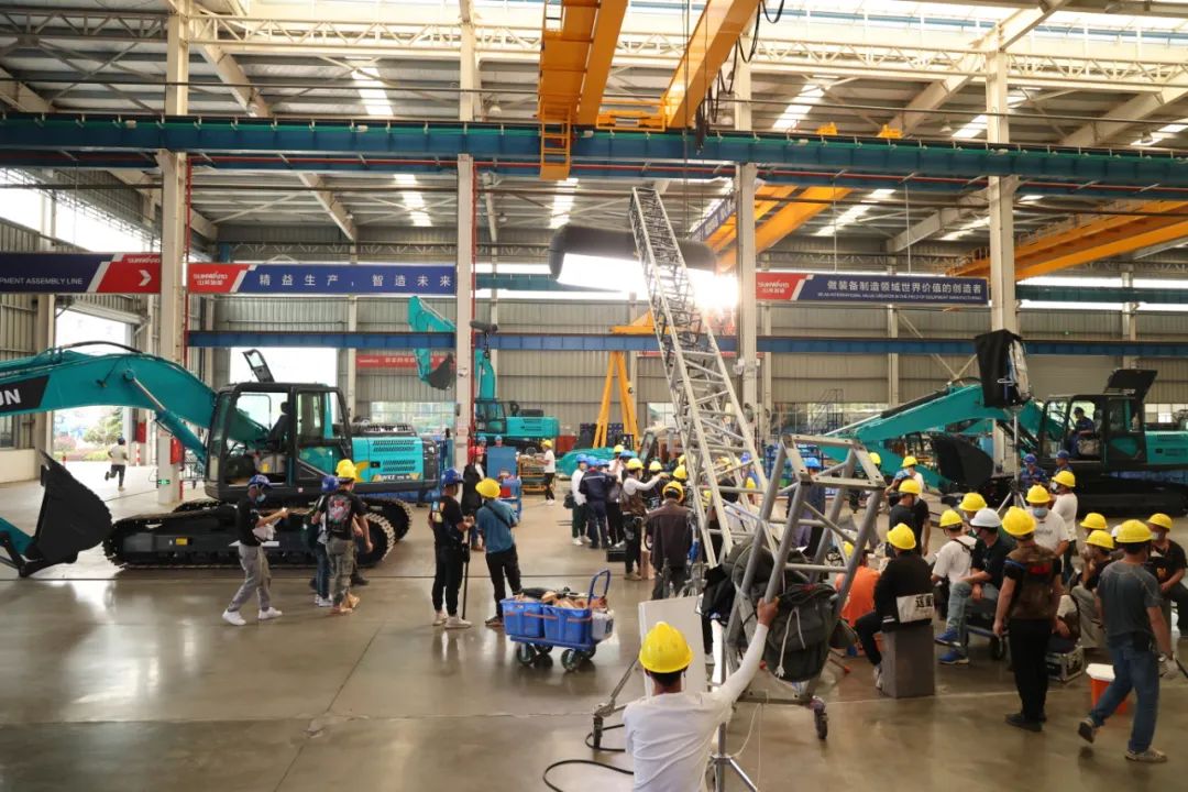 图集 | 坐等开播！山河智能协拍电视剧《重中之重》杀青