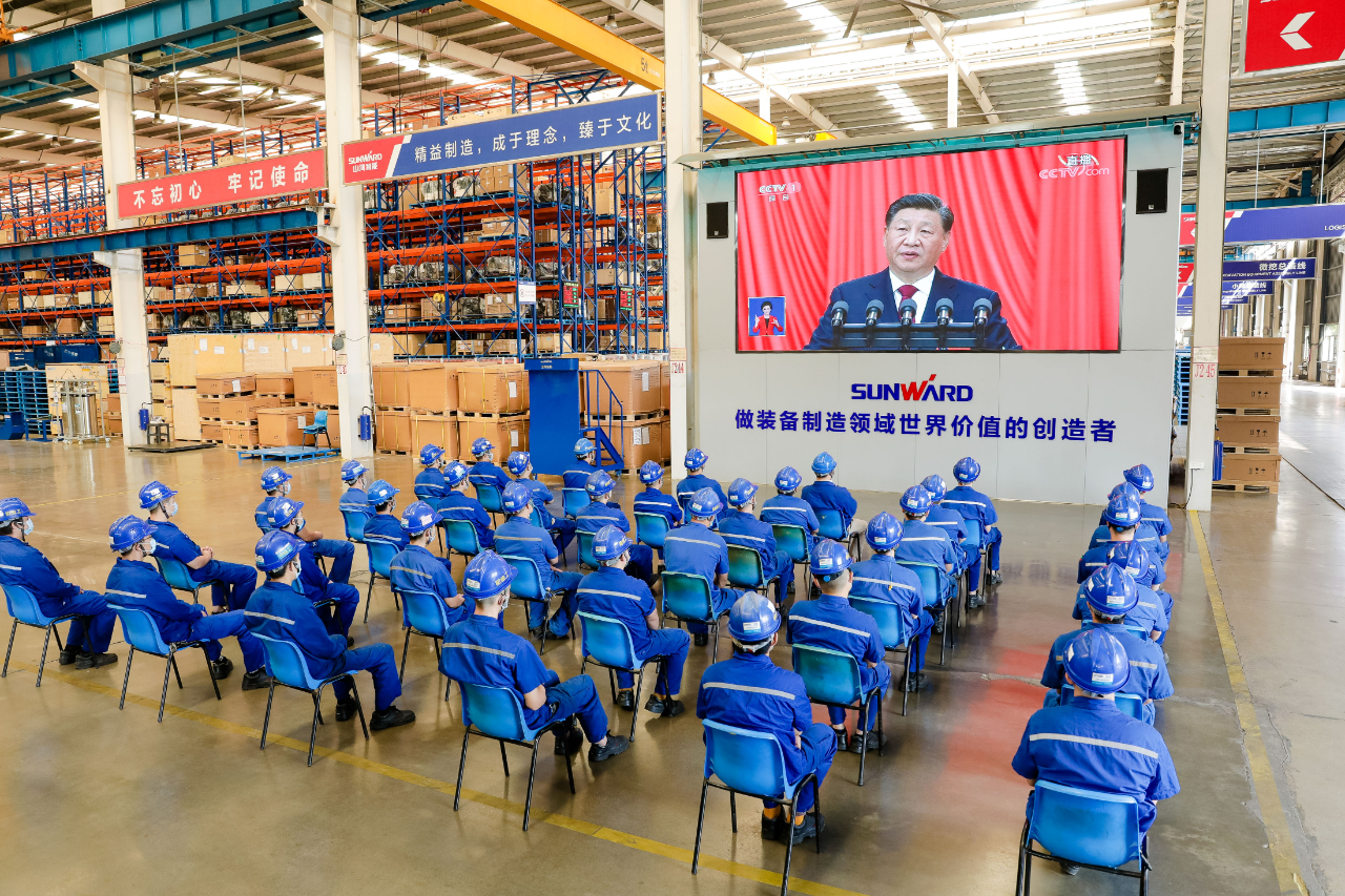 振奋人心!山河智能党员干部集中收看党的二十大开幕会盛况