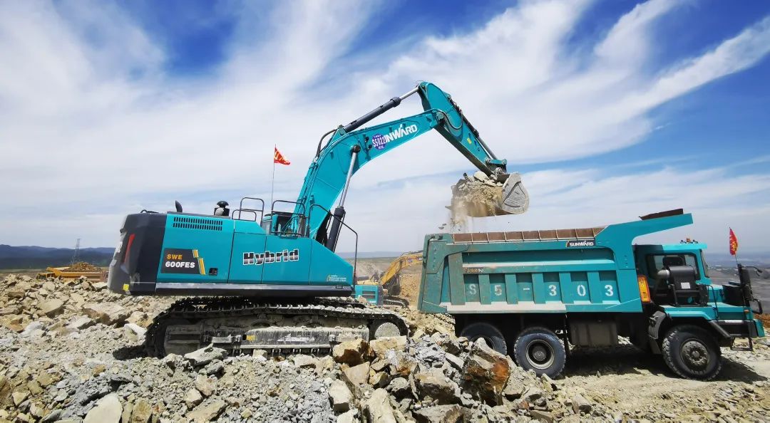 为实现“双碳”目标贡献力量!山河智能混合动力挖掘机项目入围又一全国重要赛事总决赛