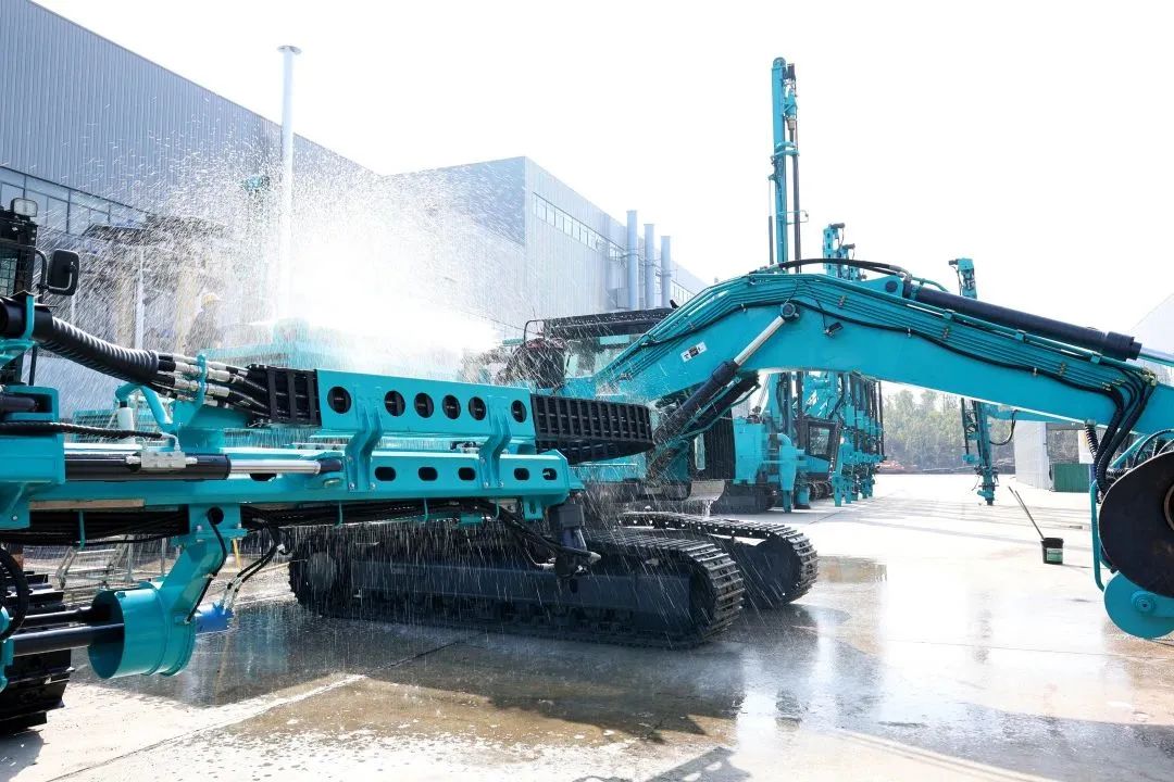 莫道君行早,更有早行人!山河智能癸卯兔年开工大吉