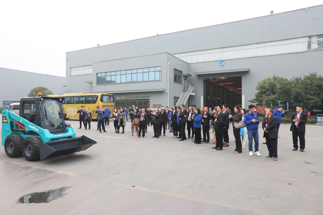 泰国代表团到访山河智能