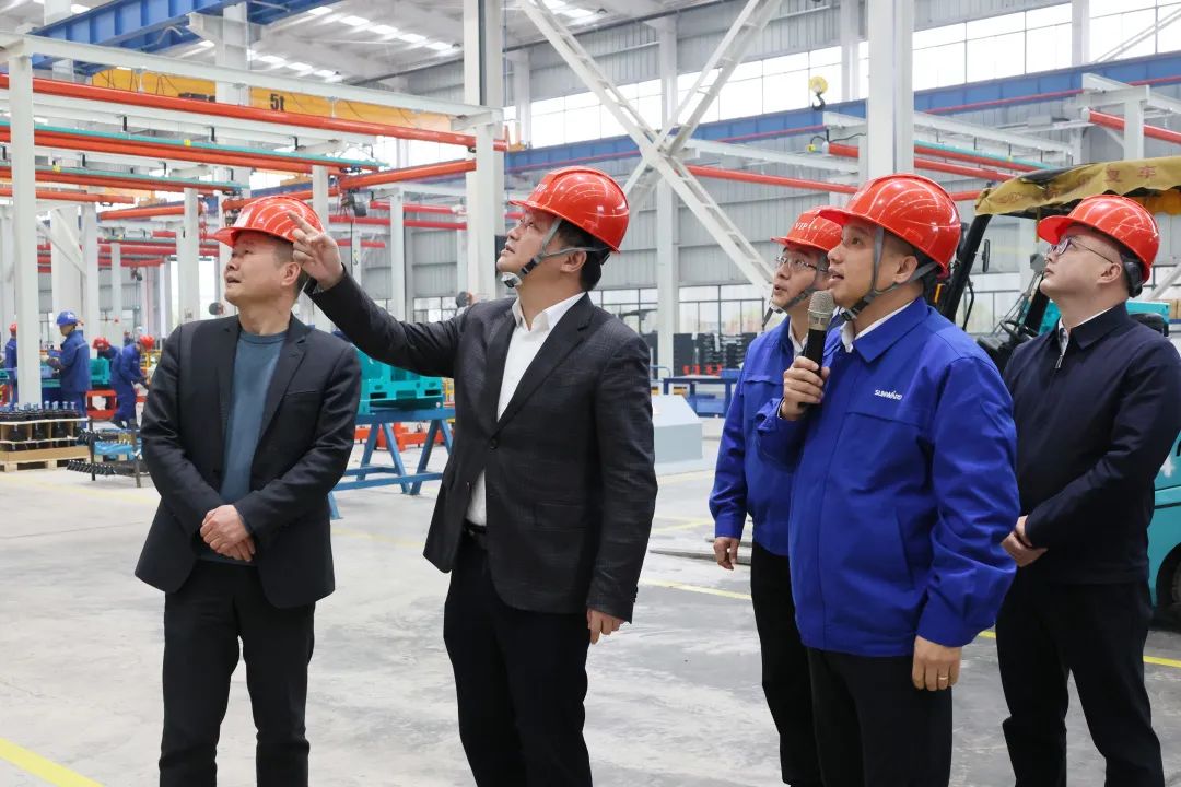 付旭明慰问山河智能市三八红旗手并督导安全生产工作