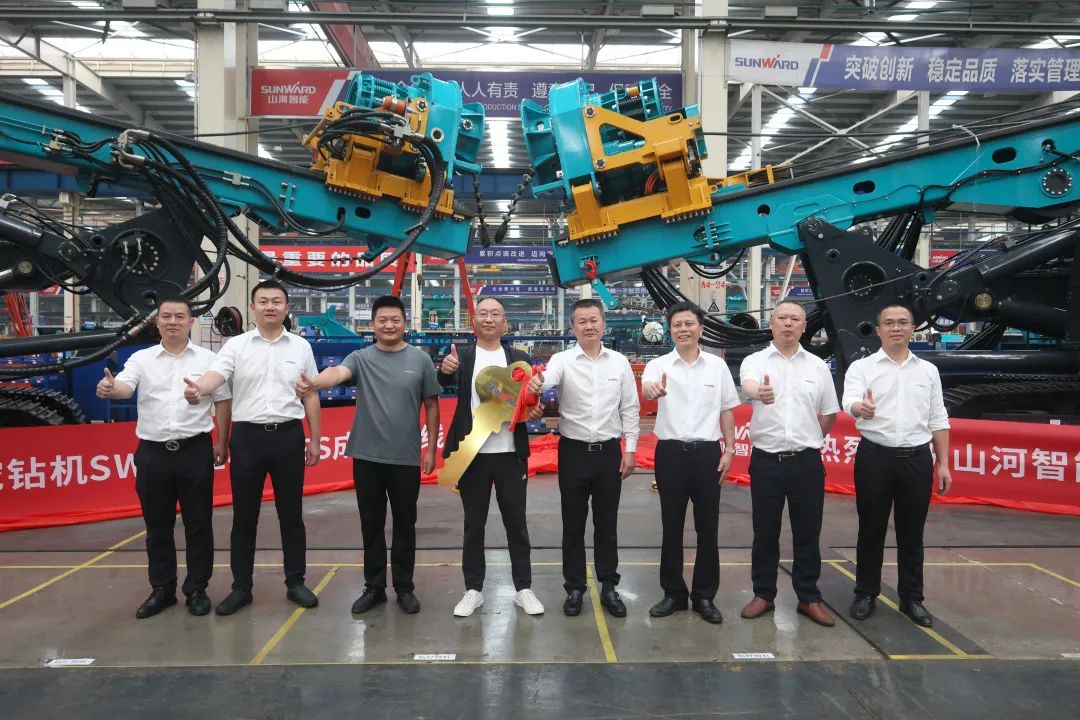 助力“双碳”、绿动未来！山河智能增程式电动旋挖钻机、液压混合动力旋挖钻机齐交付