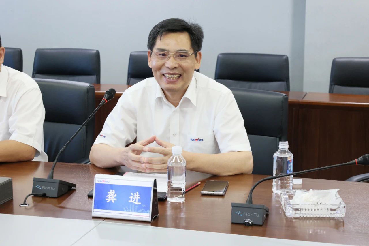 永青科技集团董事长胡晓东带队到访山河智能