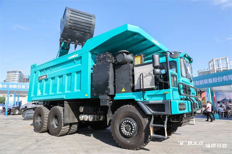 “矿”世无双,纵横丝路!山河智能亮相第十三届新疆国际矿业与装备博览会