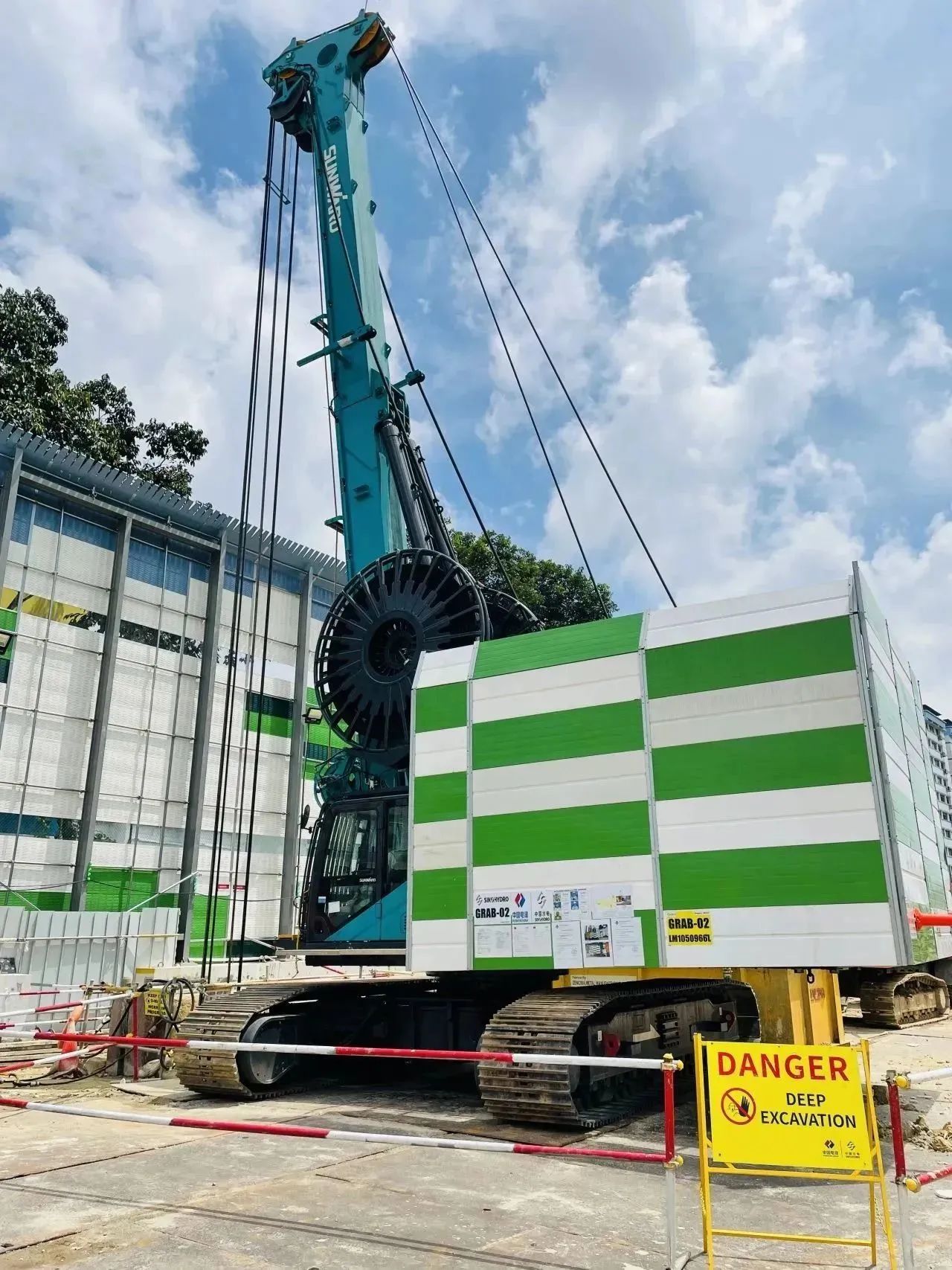 助力国内国际重大工程!山河智能液压抓斗实力“出圈”