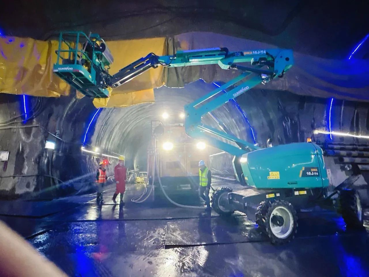 不惧高海拔挑战！山河智能高空机械实力助建川藏铁路