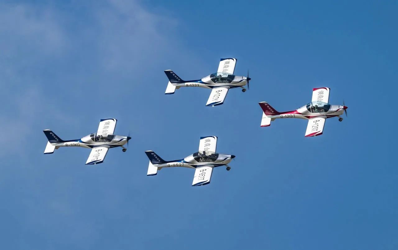 央媒聚焦!一起见证首届亚洲通用航空展上的山河风采