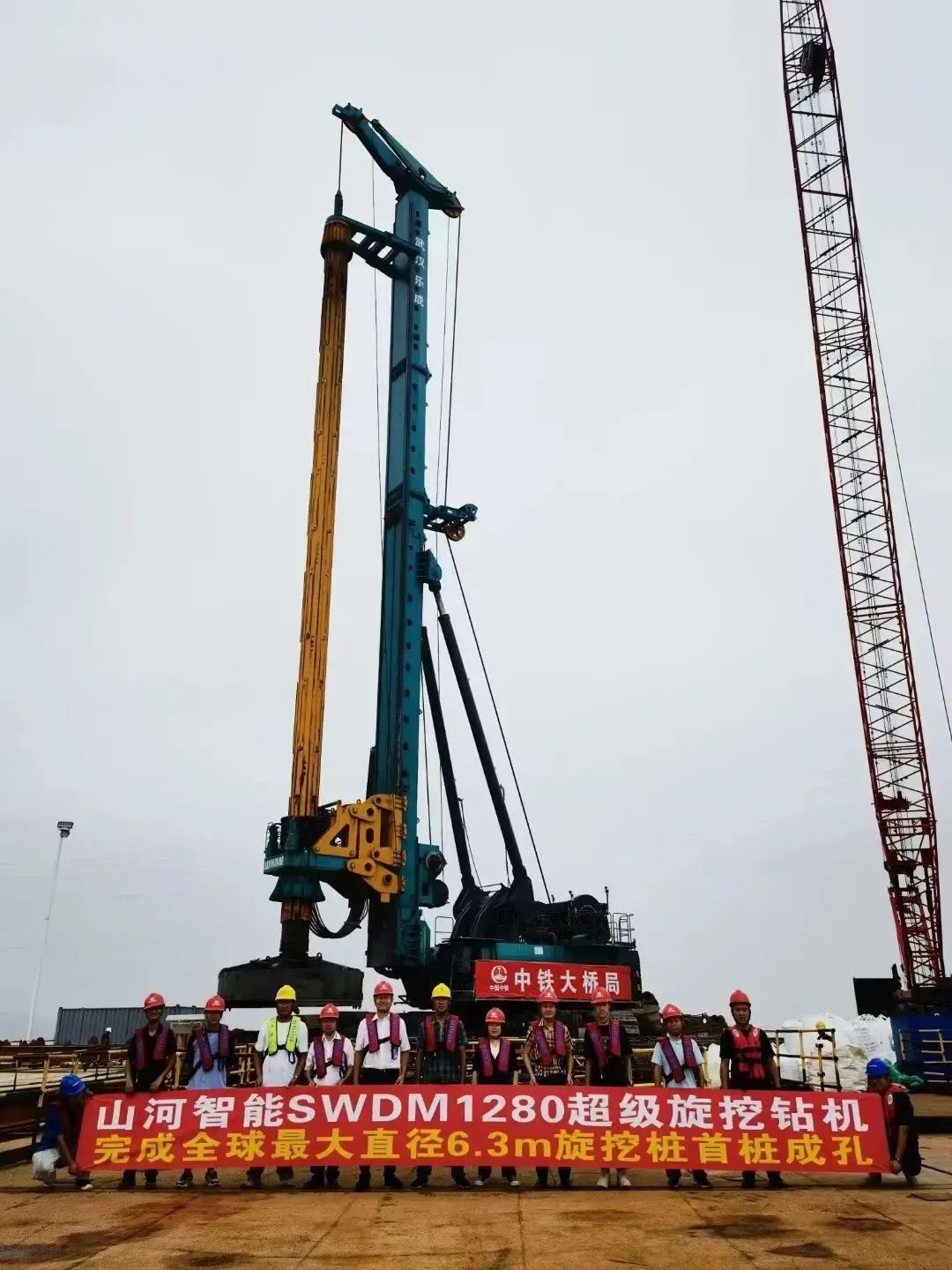 全面告捷!山河智能超级旋挖钻机圆满完成甬舟铁路西堠门公铁两用大桥桩基施工任务