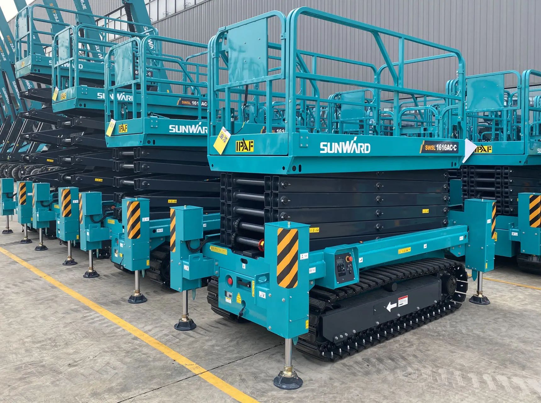 高配置、优性能!山河智能剪叉军团再添新兵!