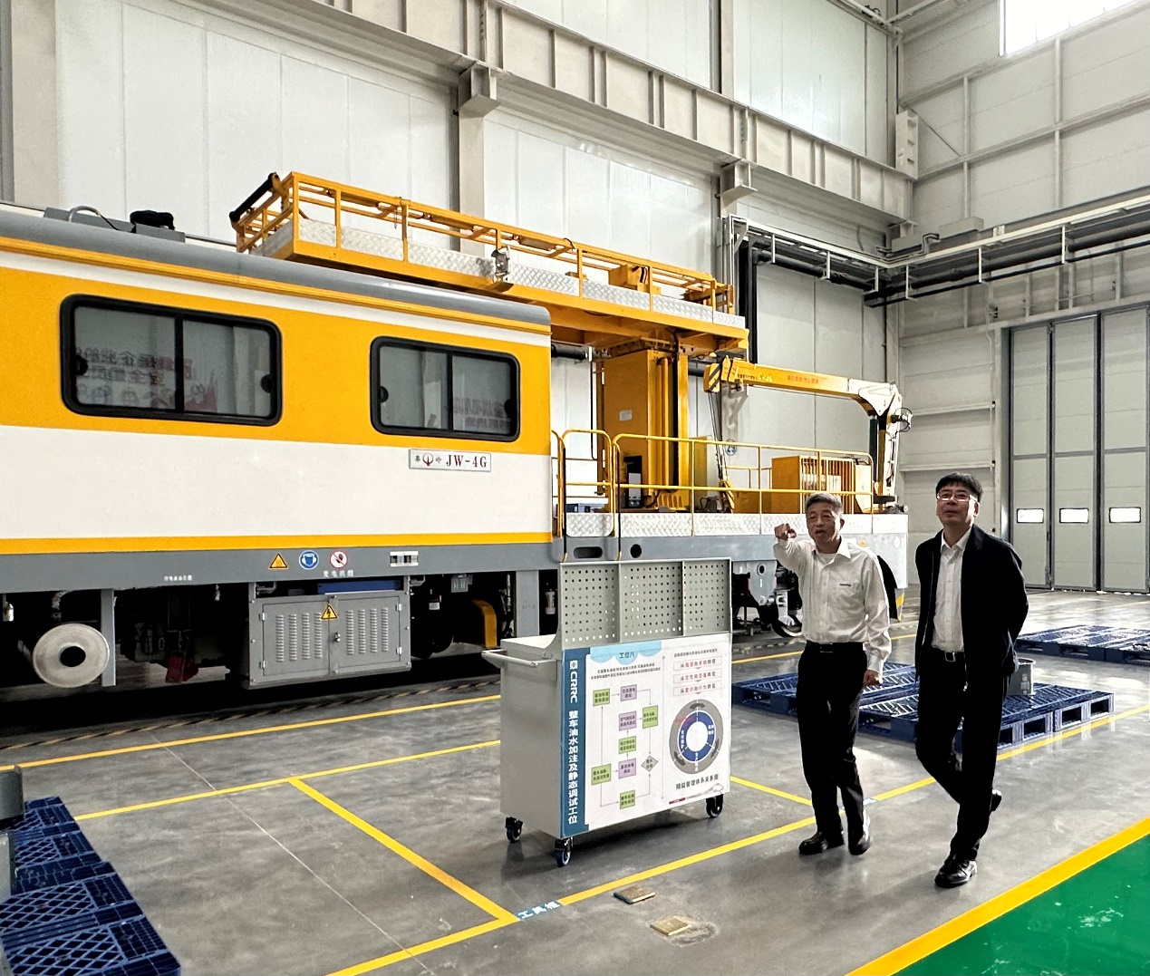 CPH-30J道岔铺换机组全球发布!山河智能与宝鸡中车时代共绘铁路装备新篇章!