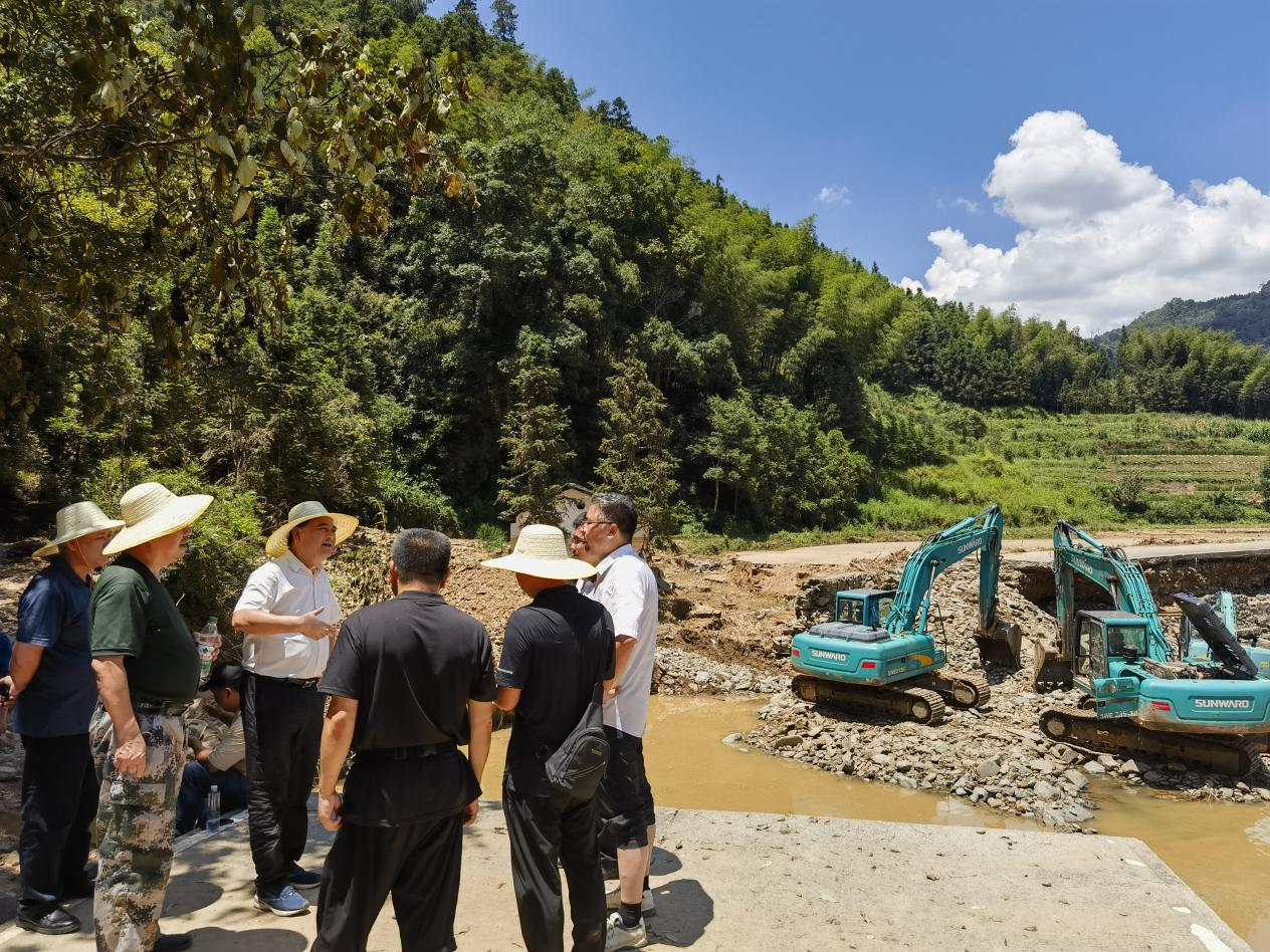 山河智能赶赴资兴,共筑抗灾抢险防线