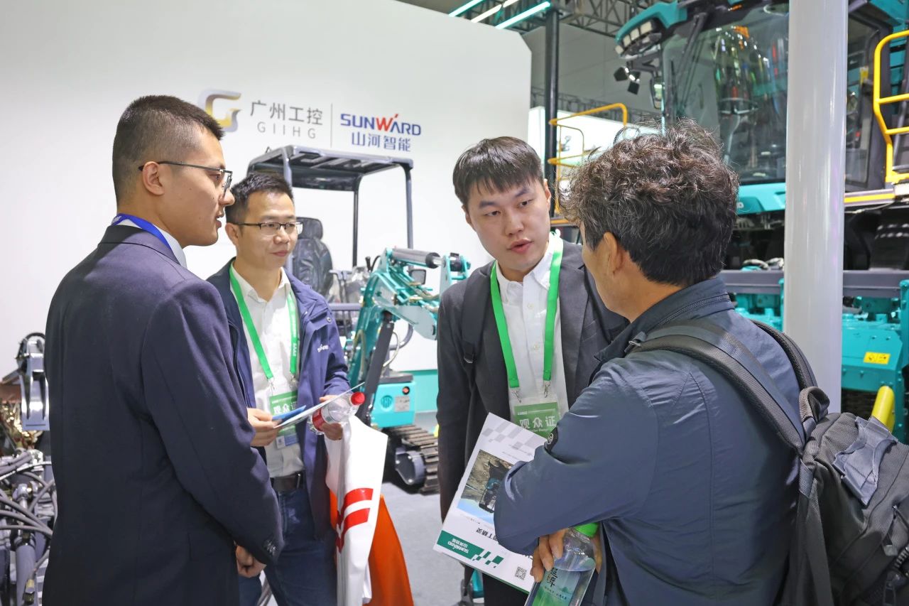 聚焦智能化、无人化！山河智能携多款产品亮相2024中国国际农业机械展