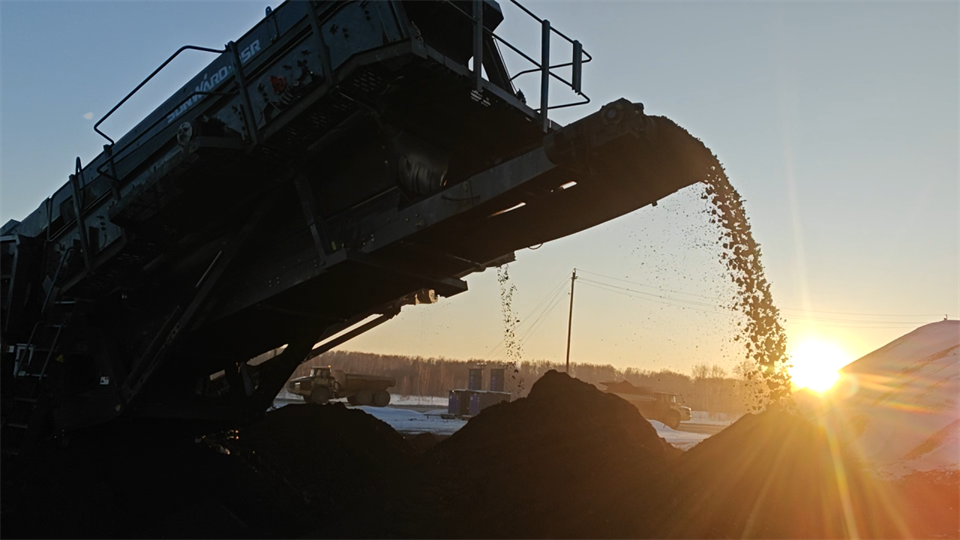 不惧-30℃极寒挑战，山河普石勒破碎筛分设备稳定运行！