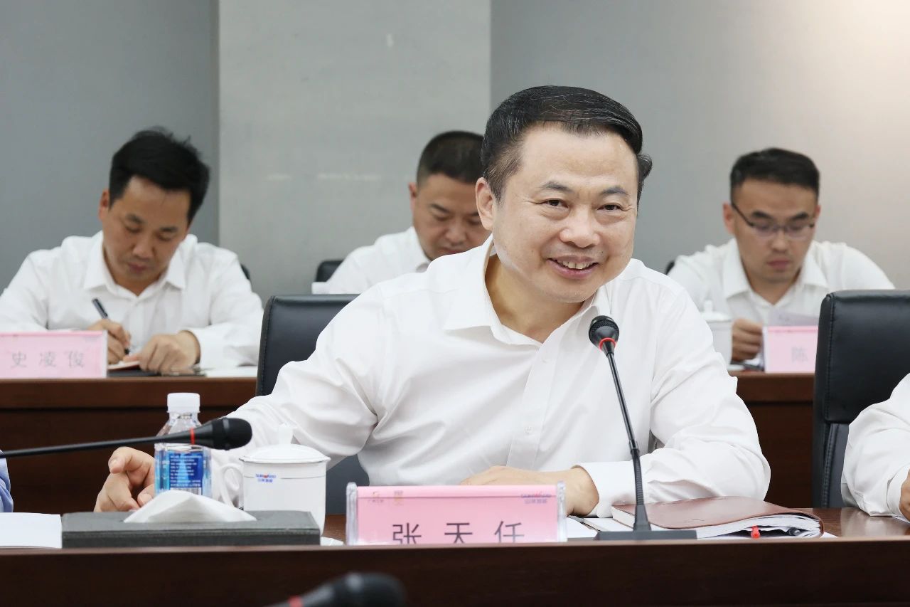 天能控股集团党委书记、董事长张天任率队到访山河智能