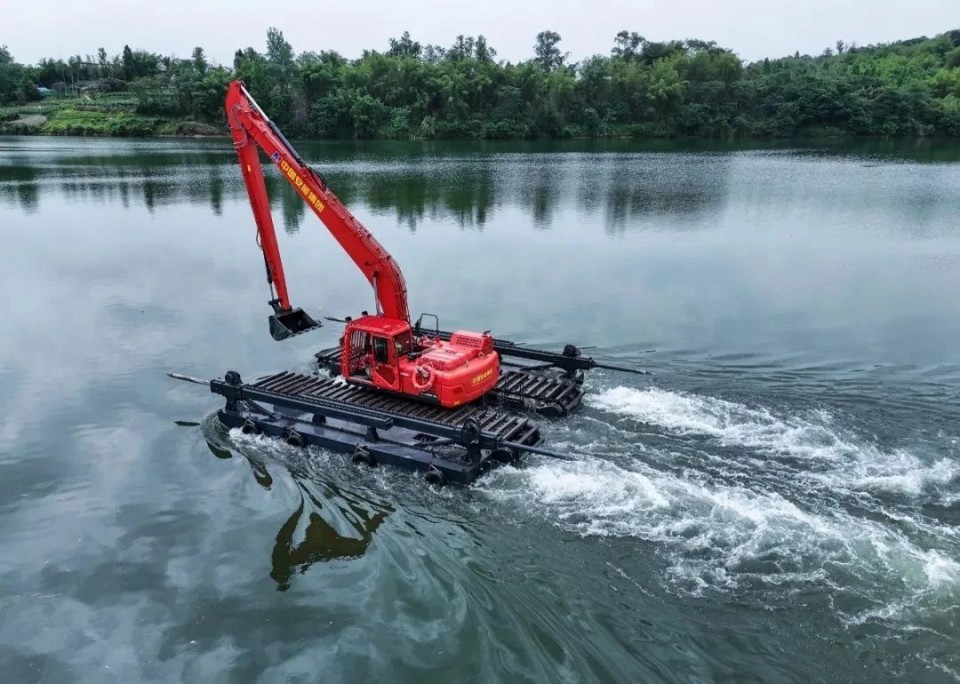 硬核破解“最后一公里”难题，山河智能应急救援设备助力“应急使命·2025”演习！