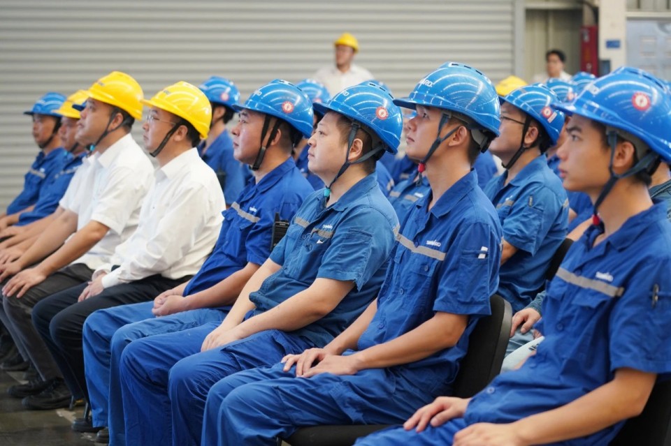 山河智能组织集中收看纪念中国人民抗日战争暨世界反法西斯战争胜利80周年大会