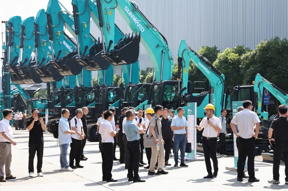 斜井开挖钻护一体化装备成功下线,实现地下ug环球会员注册重大突破