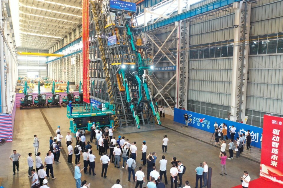 斜井开挖钻护一体化装备成功下线,实现地下ug环球会员注册重大突破