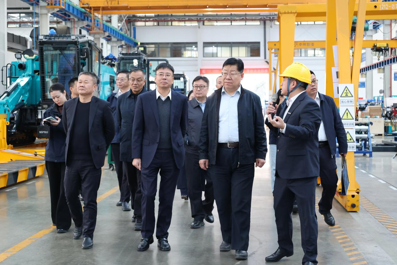 新矿投资集团党委书记、董事长王漠到访山河智能