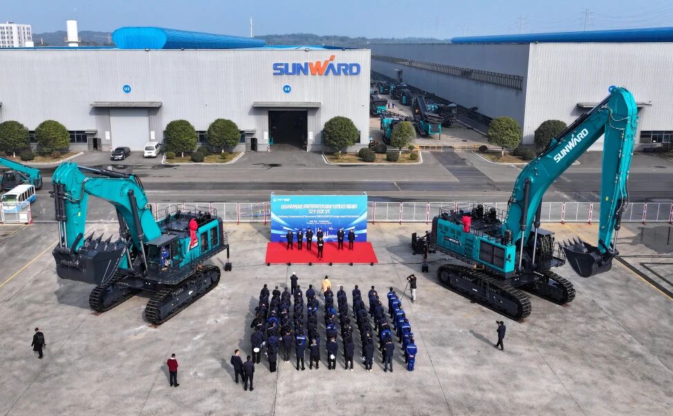 争锋启新程！山河智能SWE1650FLR加长臂挖掘机成功交付国际客户