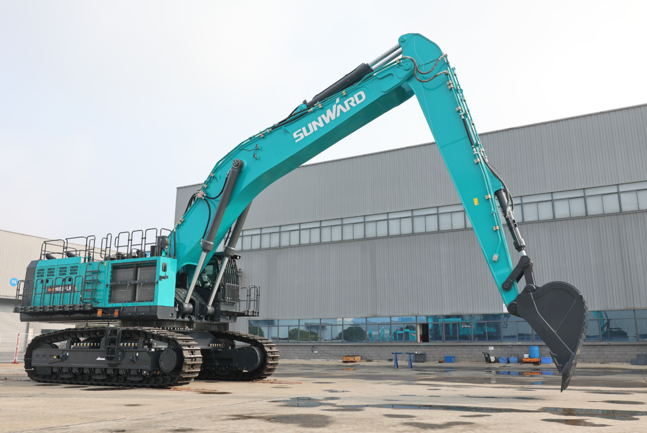 争锋启新程！山河智能SWE1650FLR加长臂挖掘机成功交付国际客户