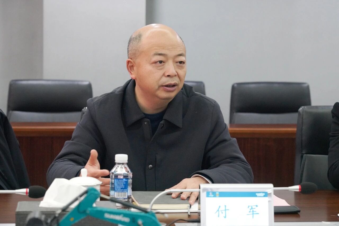 数智化现场混装铵油炸药车下线!山河智能与易普力携手共筑智能矿山新篇章