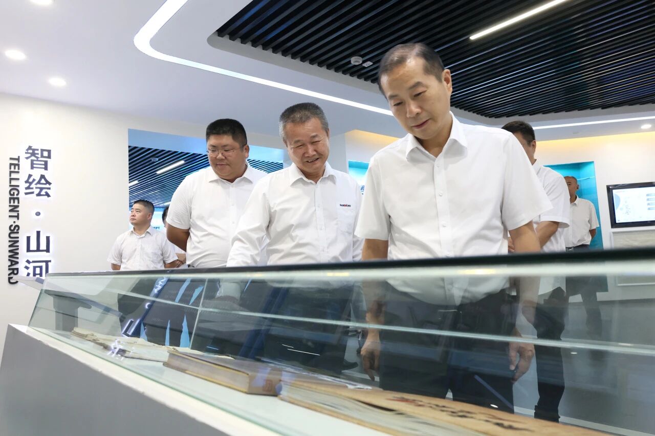 双向赋能深化战略合作，湖南路桥党委书记、董事长周强率队到访山河智能