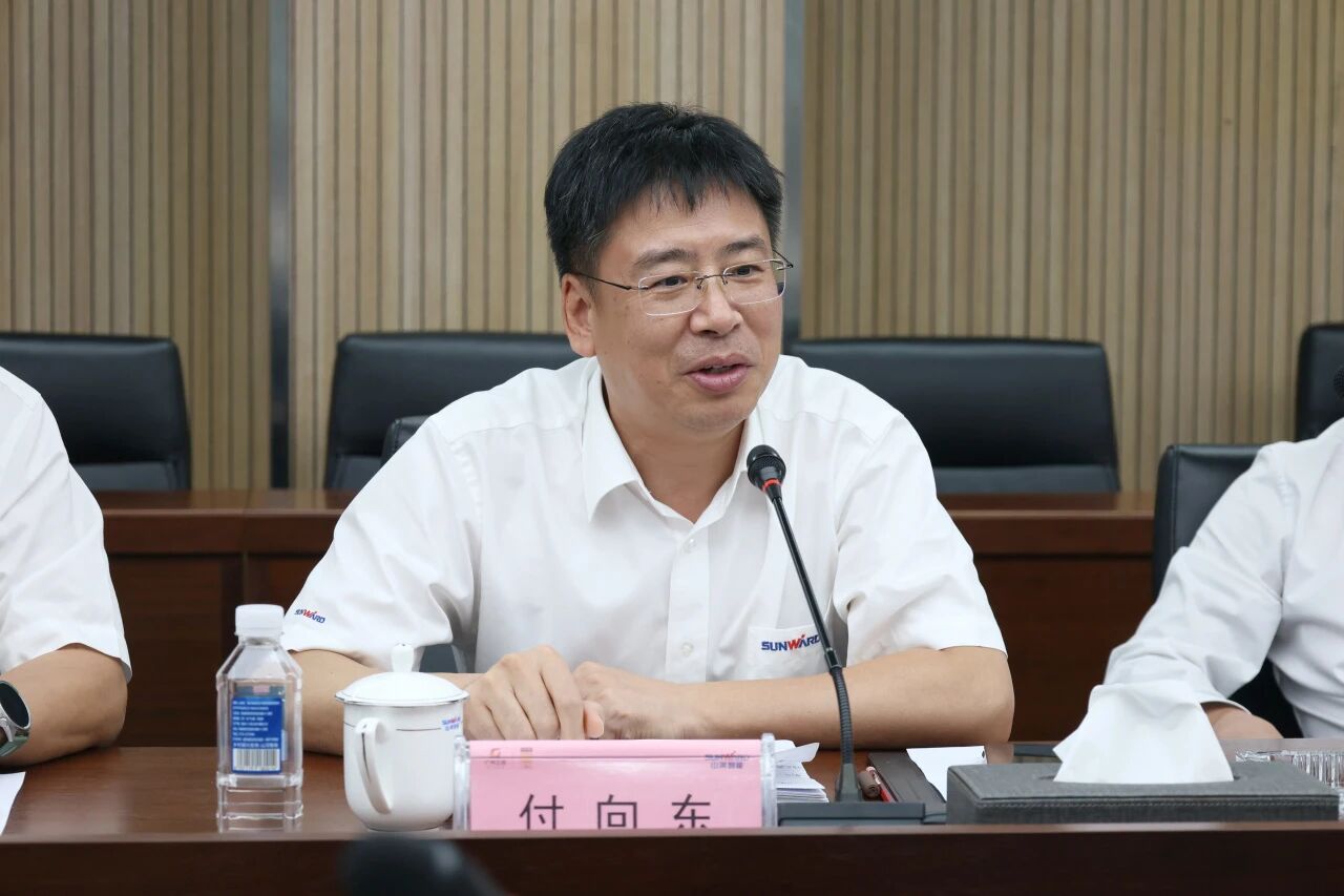 双向赋能深化战略合作，湖南路桥党委书记、董事长周强率队到访山河智能